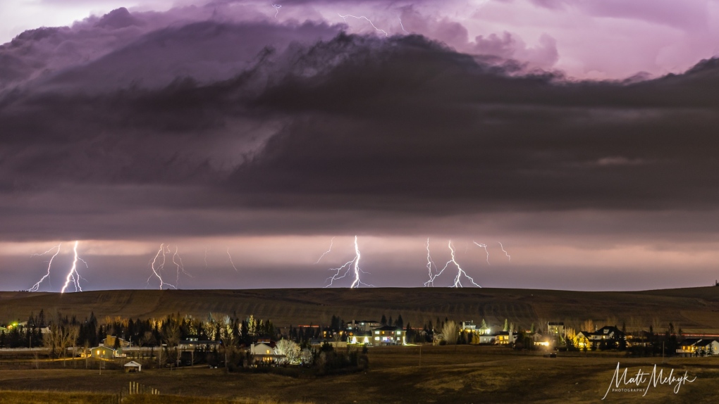 Calgary weather: Chilly start to Wednesday, Halloween a little better [Video]