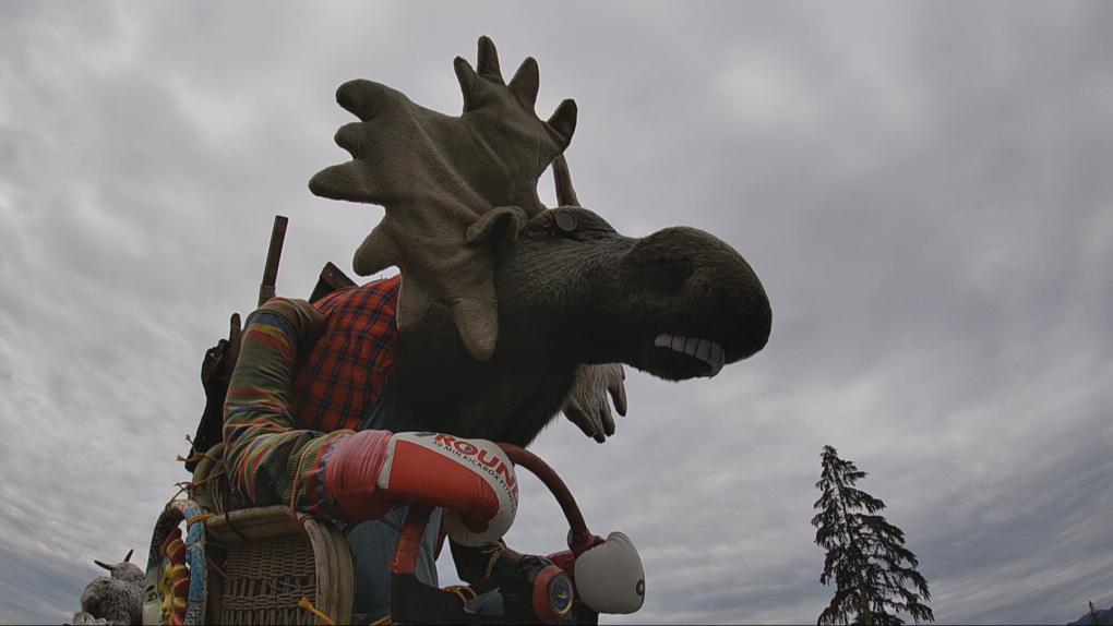 B.C. man creates Canadian-themed art car with stuffed moose on roof [Video]