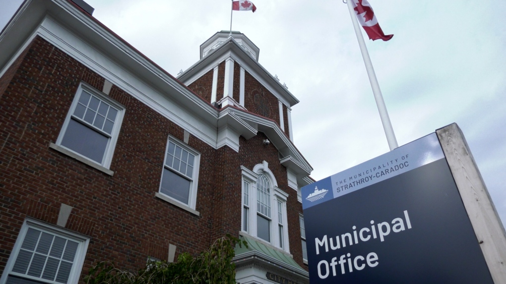 Strathroy to debate flags at municipal building [Video]