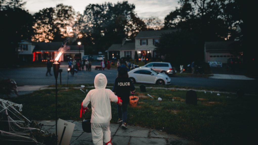 Halloween in Calgary 2024: trick-or-treat safety tips [Video]