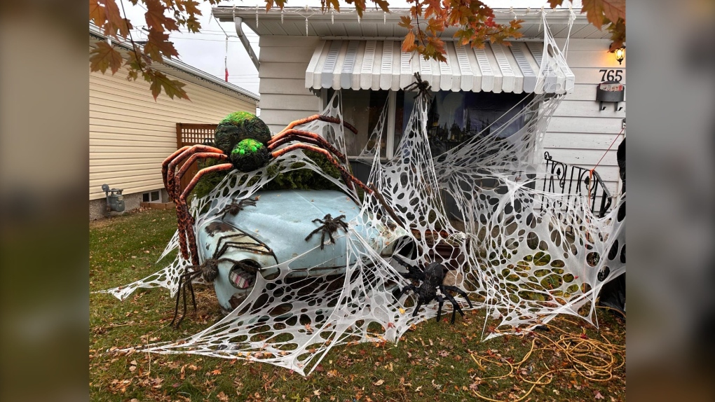 Winnipeg Halloween houses bring scares, fun to trick-or-treaters [Video]