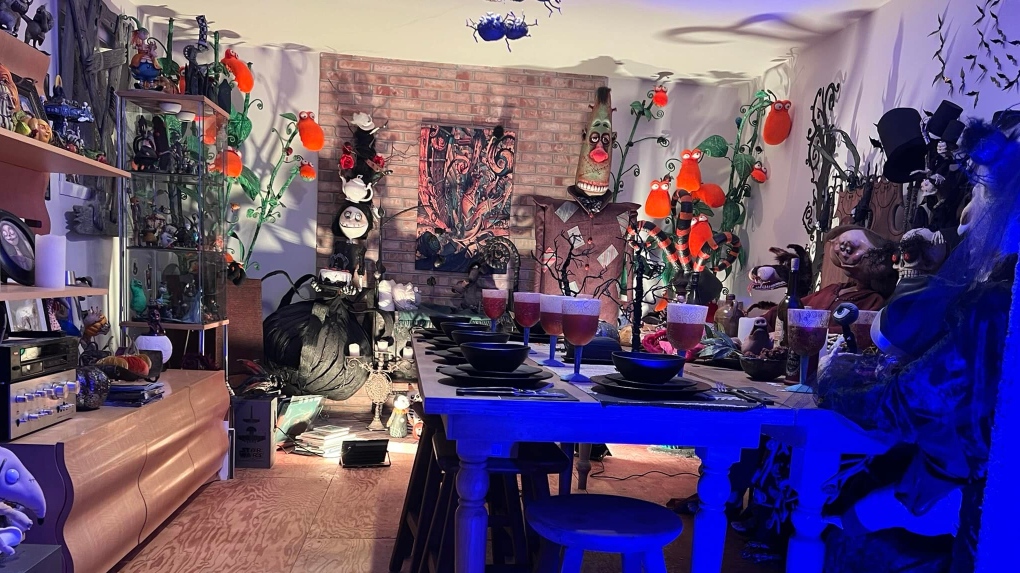 Trois-Rivieres man keeps Halloween spirit alive year-round [Video]