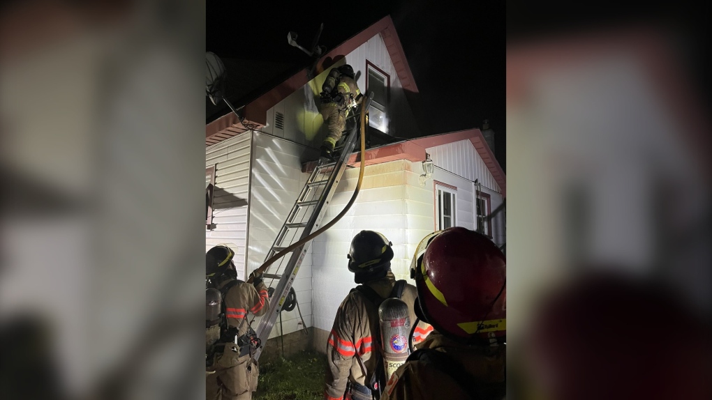 Residential fire on Josephine Street in London [Video]