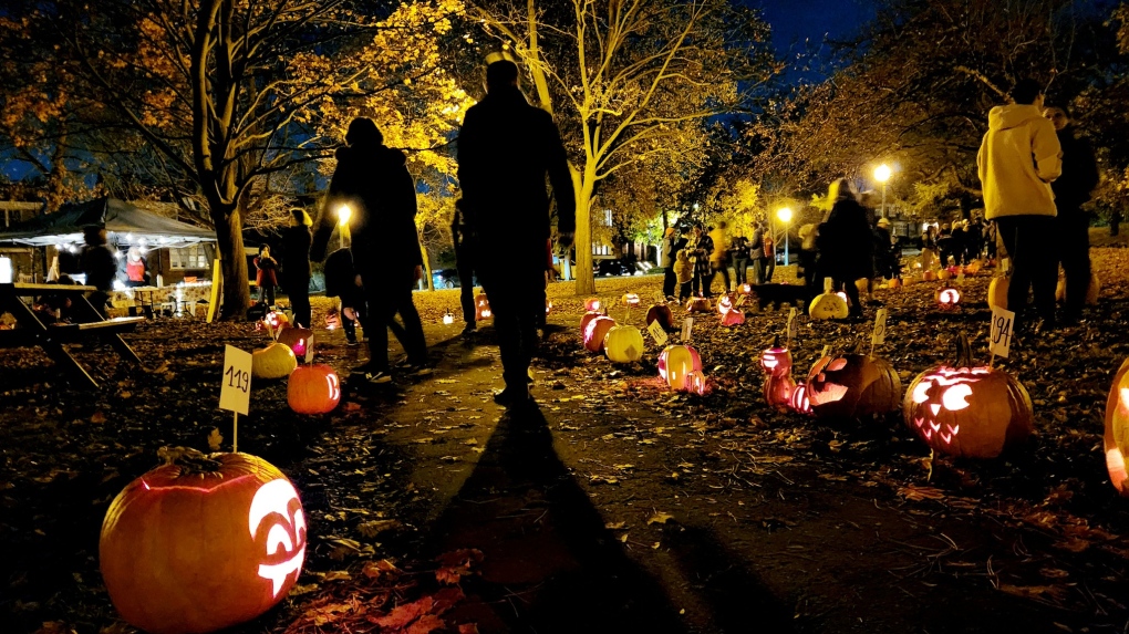 Montrealers can bring their jack-o’-lanterns to the pumpkin parade in Outremont [Video]