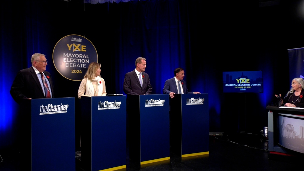 Saskatoon election: Mayor hopefuls square off in debate [Video]