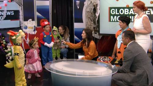 Trick-or-treaters visit Global News Morning BC [Video]