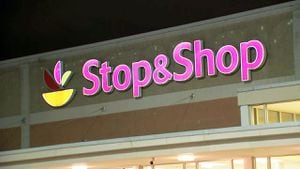 Halloween marks last day of business for 7 Stop & Shop stores in Massachusetts [Video]