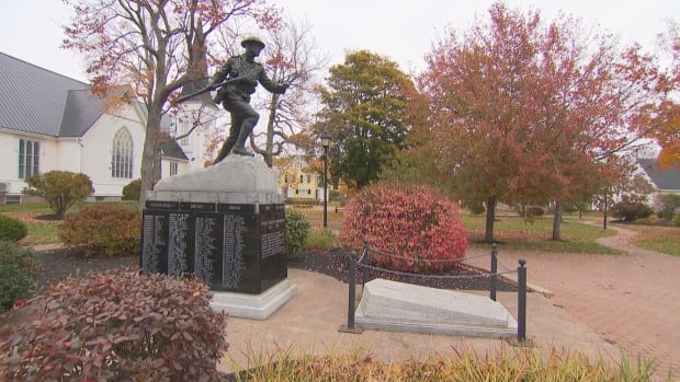 Veterans in Summerside dismayed to see waste, vandalism around cenotaph [Video]