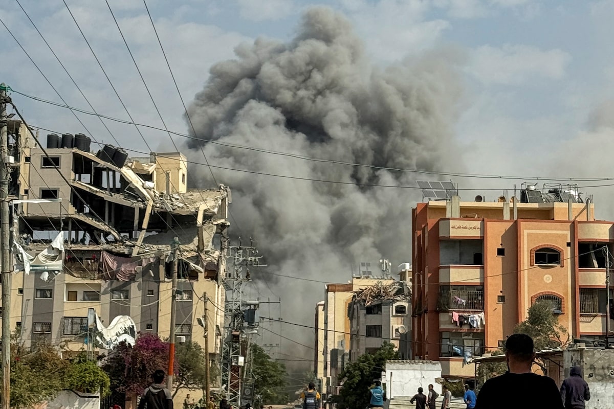 Israeli strikes hit southern Beirut, kill 68 in Gaza, as ceasefire hopes fade [Video]