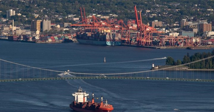 B.C. facing port shutdown as employers issue lockout notice in dispute with foremen [Video]