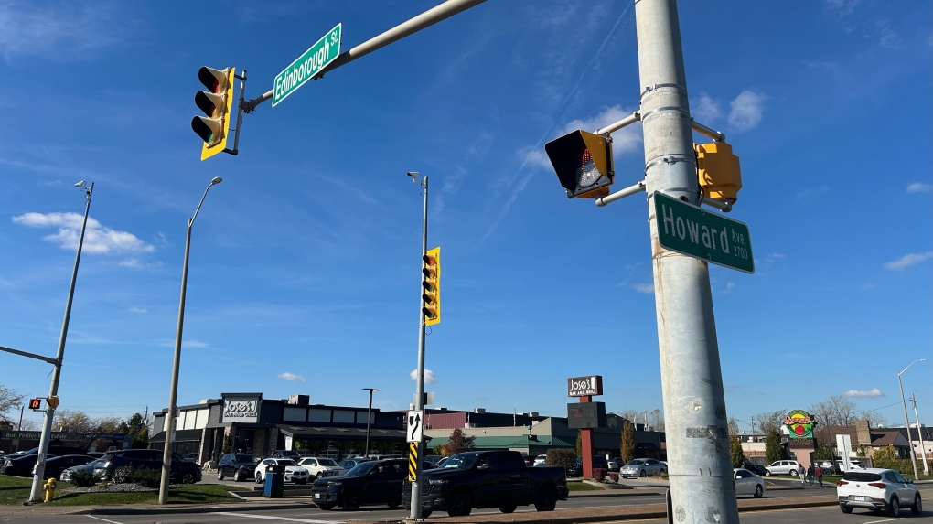 Pedestrian struck by vehicle in Windsor [Video]