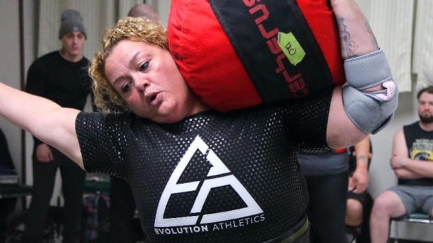 This northern Ontario grandmother lifts her way to ‘strongman’ competition success [Video]