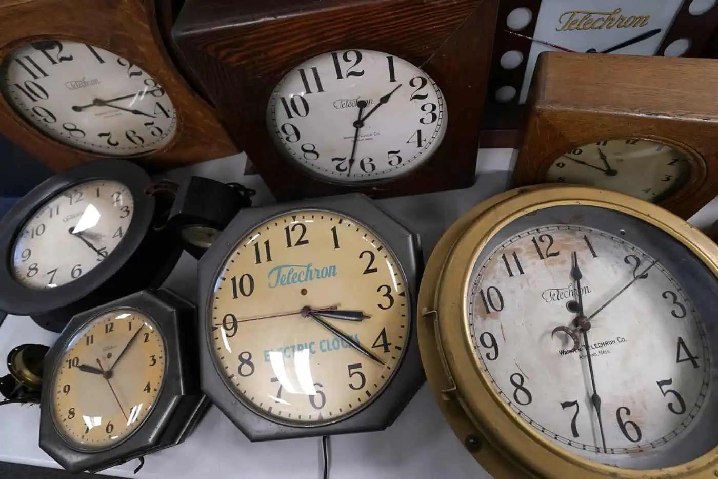 Clocks fall back an hour as daylight time ends for much of Canada [Video]