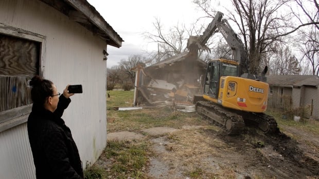 Rebuild or retreat? Repeat flooding forces tough decisions on homeowners, governments [Video]