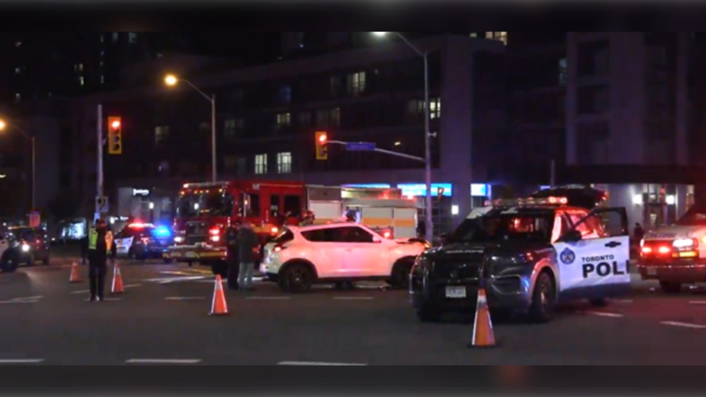 Toronto police officers injured in North York collision [Video]