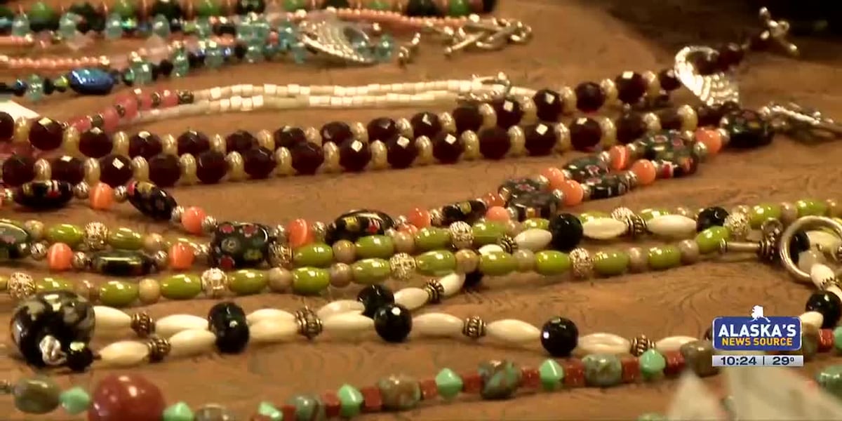 Indigenous arts and crafts fair [Video]