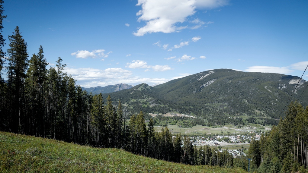 Crowsnest Pass residents to vote on coal mine [Video]