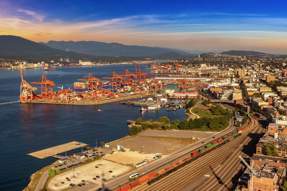 Vancouver port shuts out foremen as work stoppage begins [Video]