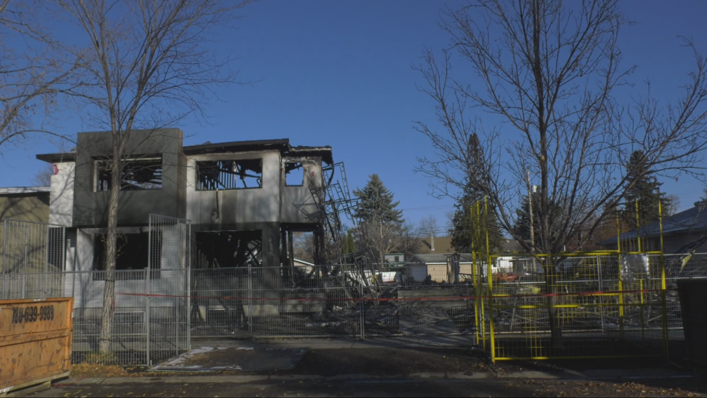 Fire destroys homes under construction in King Edward Park [Video]