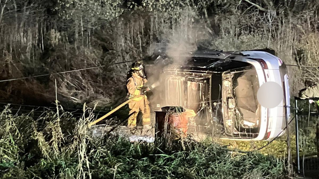 Vehicle catches on fire after single vehicle crash near Navan [Video]