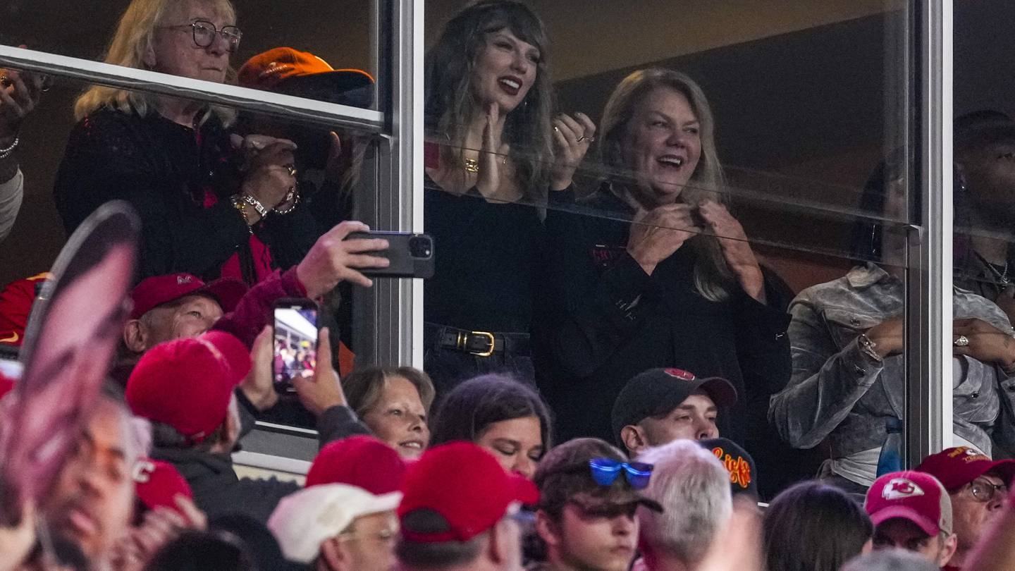 Taylor Swift watches Travis Kelce and the Chiefs play Buccaneers after wrapping US leg of Eras Tour  Boston 25 News [Video]