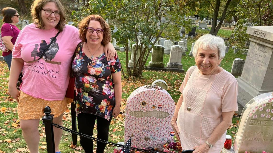 Thousands of women visit Susan B. Anthony grave on Election Day [Video]