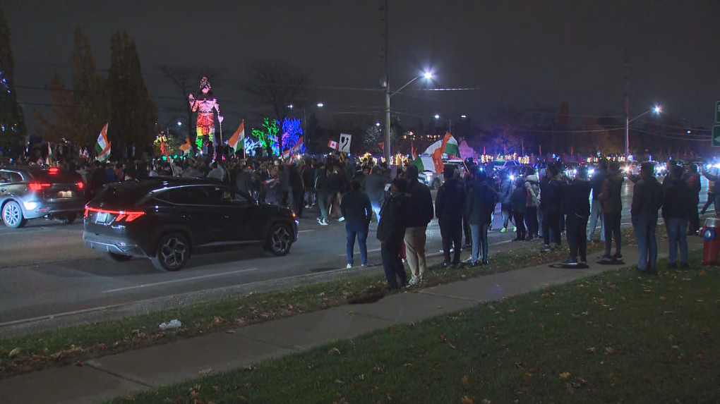 Police order demonstrators outside Hindu temple in Brampton to disperse [Video]