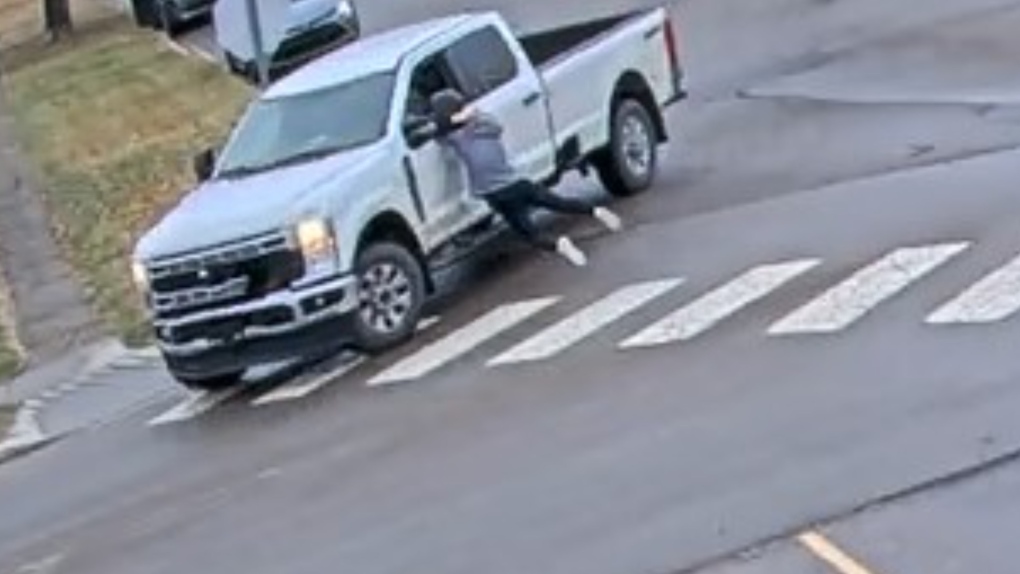 Several injured in Hay Lakes ‘road rage’ assault [Video]