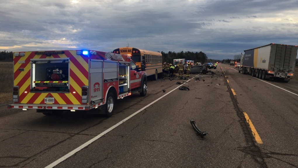 Highway 17 crash: 1 person airlifted after multi-vehicle crash near Renfrew [Video]