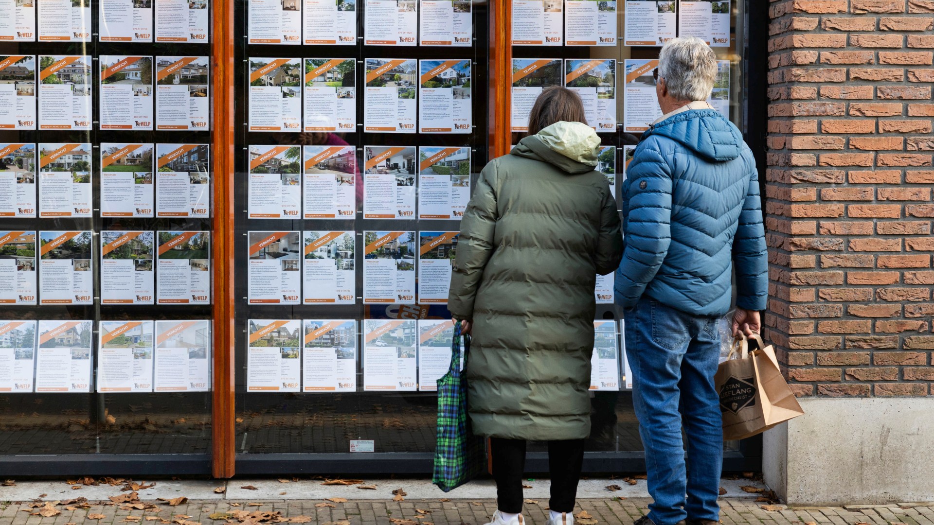 UK house prices hit ‘surprise’ record high ahead of Bank of England interest rate decision [Video]