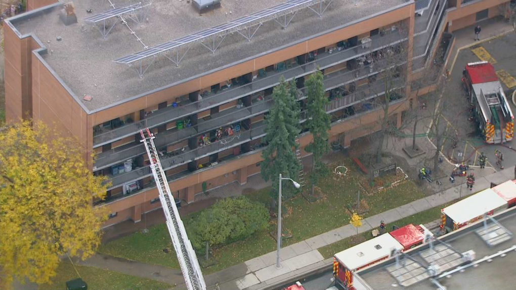 6 hospitalized after fire at Toronto apartment building [Video]