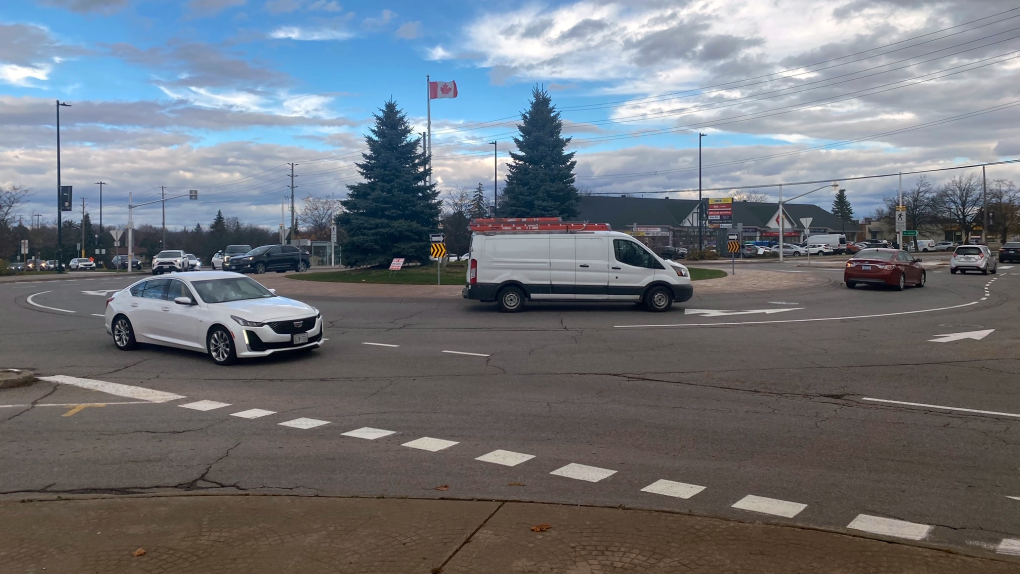 A driving instructor helps navigate Ottawa’s roundabouts [Video]