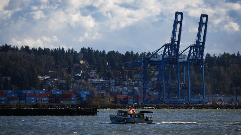 B.C. port dispute: Union files complaint alleging ‘threats, intimidation’ by employer [Video]