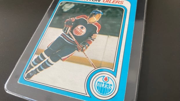 Rare Gretzky card case from Sask. back on the market after multimillion-dollar deal collapsed [Video]