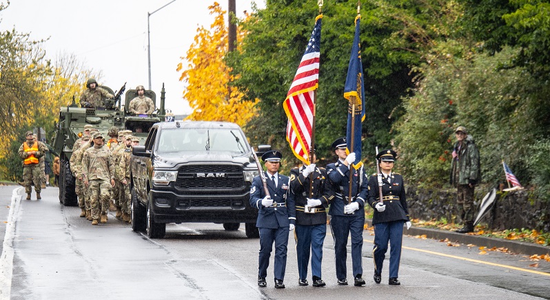 Oregon, Washington communities to celebrate Veterans Day with parades, ceremonies and concerts [Video]