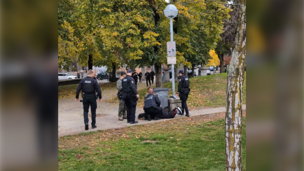 Video shows arrest outside Vancouver school as children were leaving [Video]