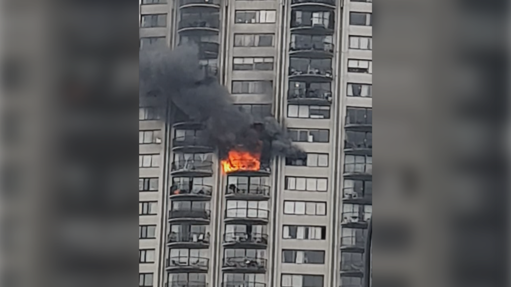 Fire at North Vancouver highrise [Video]