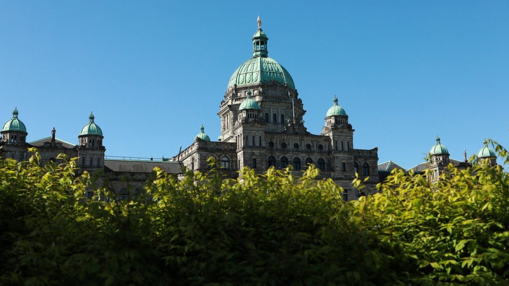 Swearing in ceremonies begin at B.C. legislature [Video]