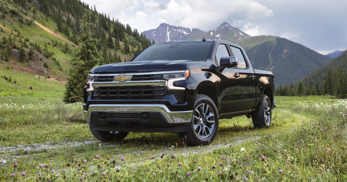 GM recalling big pickups and SUVs because the rear wheels can lock up [Video]