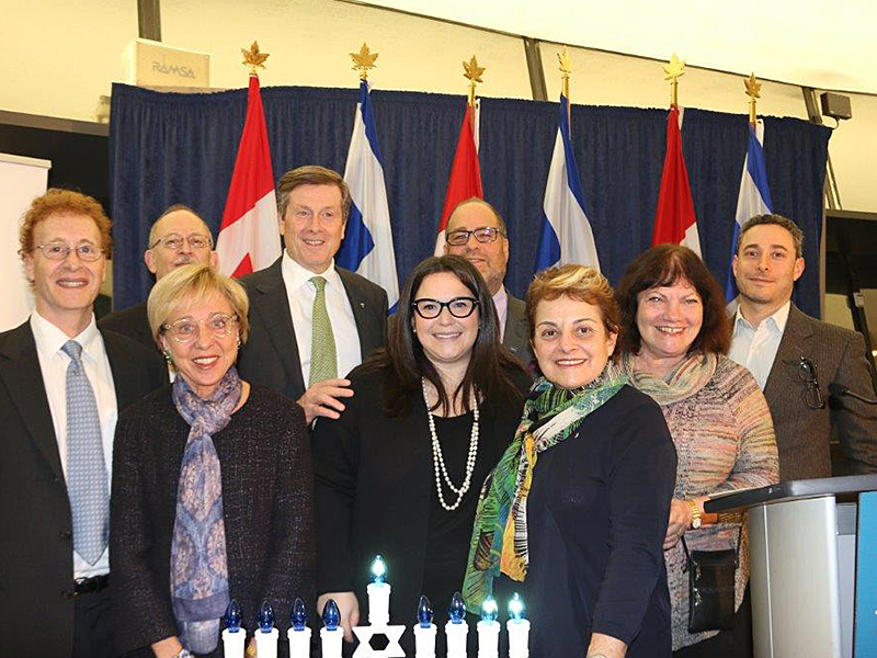 IN PHOTOS: Toronto celebrates Chanukah [Video]