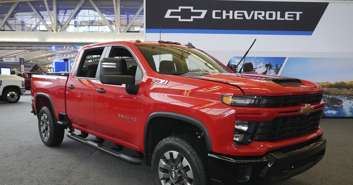 GM recalling big pickups and SUVs because rear wheels can lock up [Video]