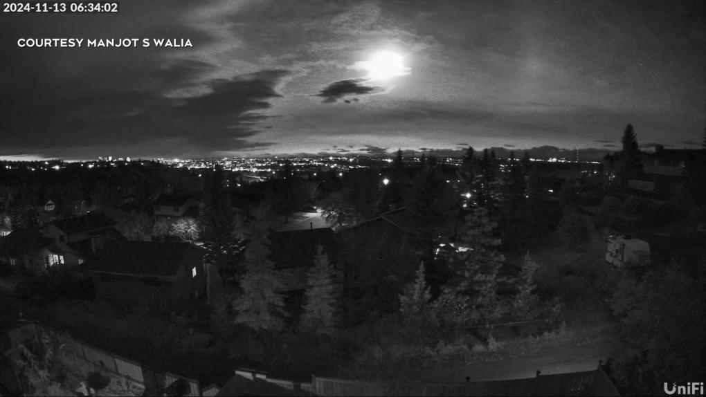 Meteor appears to streak across Calgary sky [Video]