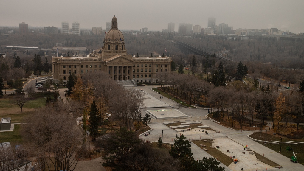 Alberta strained as job growth slows, labour market changes [Video]