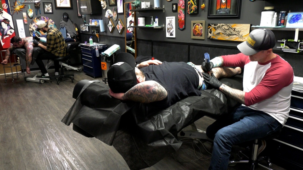 Father and son tattoists compete in Ink Master [Video]