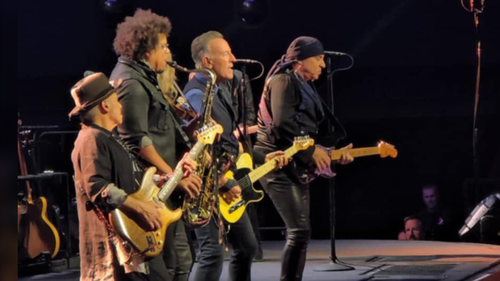 Bruce Springsteen shouts out Harvest Manitoba [Video]