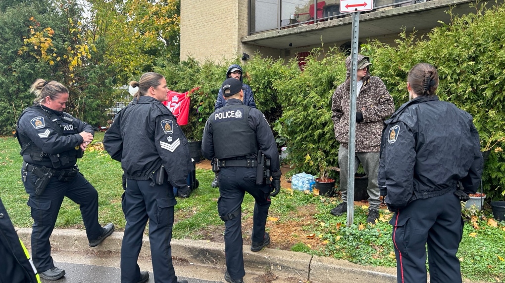 London tenants evicted at Webster St. apartments [Video]