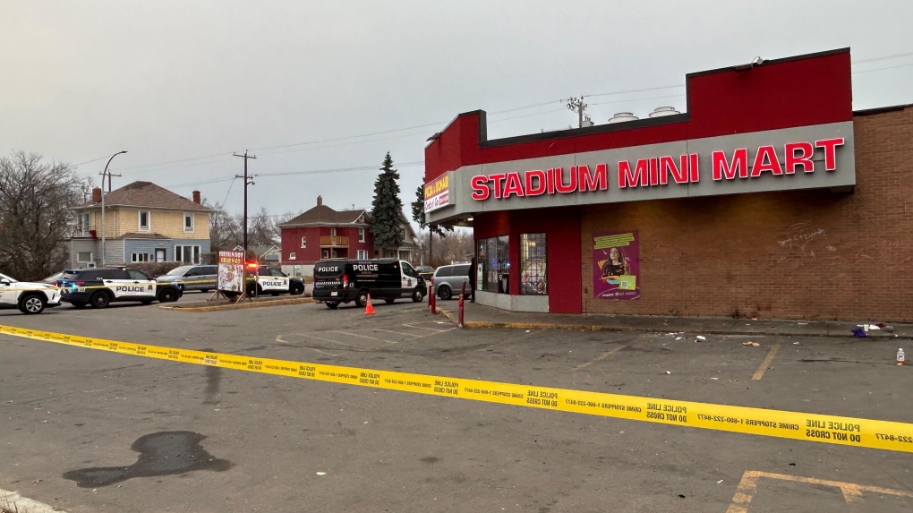 Convenience store worker shot during central Edmonton robbery [Video]