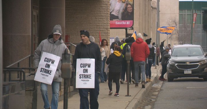 Canada Post workers hit the picket line in Saskatchewan [Video]