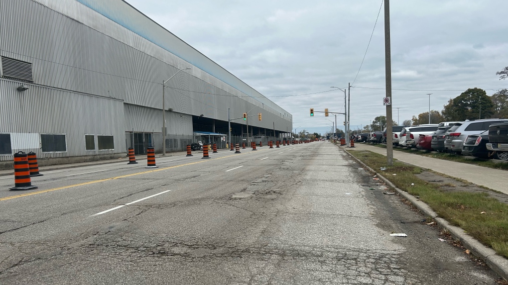 Pedestrian struck on Chrysler Centre [Video]