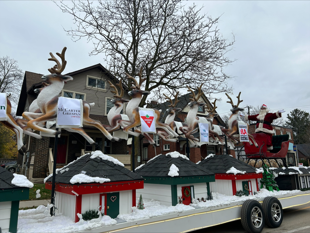 Kitchener-Waterloo Santa Claus parade returns for another year [Video]